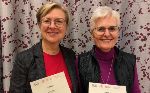 Herzlichen Glückwunsch den Bibliothekarinnen